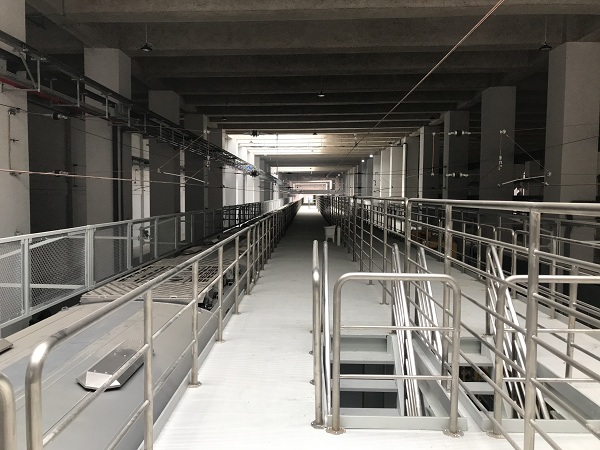 喜有沃深圳地铁304不锈钢管护栏项目实拍
